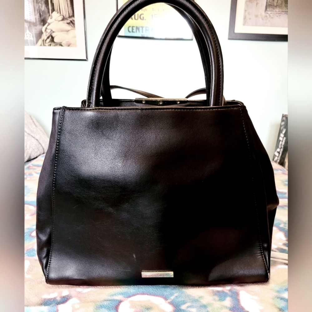 Elegant Black Leather Handbag
